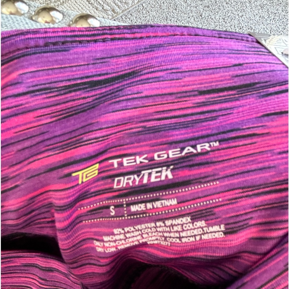 NWT Tek Gear DryTEK Mid Rise Capris Pink Purple Black Activewear Leggings Size S - Picture 6 of 9